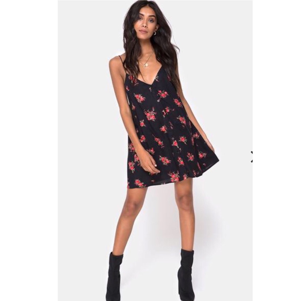 ✨NWT Motel Rocks Rose Print Mini Dress